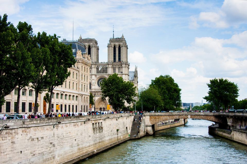 Paris Latin Quarter 2-Hour Private Walking Tour - La Sorbonne and the Panthéon: students and big ideas in the same walk