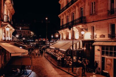 Paris: Latin Quarter Walking Tour with Local Guide - From Ile de la Cité to Saint-Michel Fountain: order over chaos
