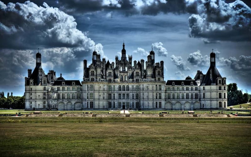 Paris: Loire Valley Castles Tour with Wine Tasting - Why the Loire Valley feels like a film set, without the hassle