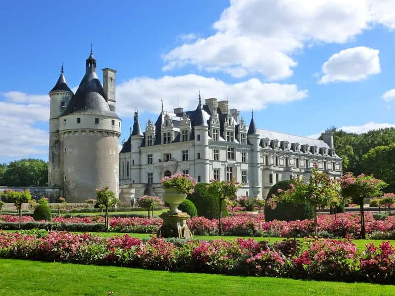 Paris: Loire Valley Castles Tour with Wine Tasting - Price and value: where $318 per person makes sense