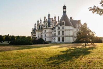 Paris: Loire Valley Chambord Castle, Wine Tasting & Lunch - Getting there from Paris: croissants, context, and van time that doesn’t waste your day