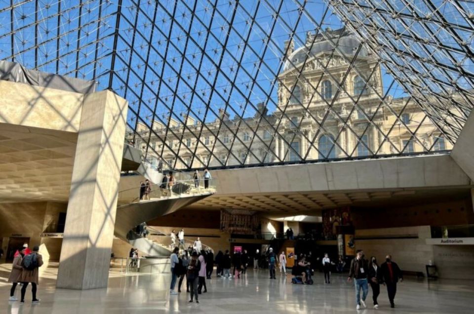 Paris Louvre Exclusive Semi Private Guided Tour Max 6 People - Practical tips to make your 150 minutes count
