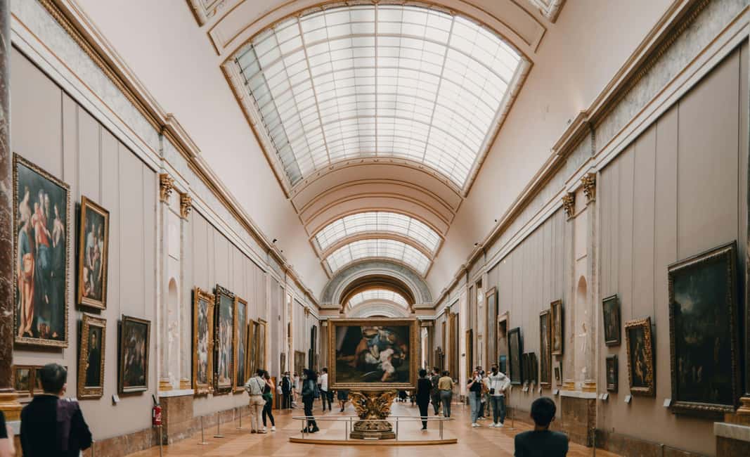 Paris: Louvre Museum Fast Entry and Hop-On Hop-Off Bus Tour - What your Louvre time feels like once you’re inside