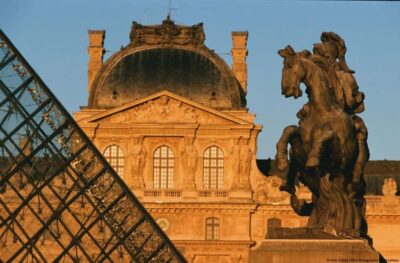 Paris: Louvre Museum Hosted Entry and Mona Lisa Audioguide - Mona Lisa First: How to See Her Without Burning Your Day