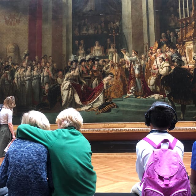 Paris Louvre : Private Treasure Hunt for Families or groups - The 2-hour mission: poison vial, coded clues, and booklet-led detective work