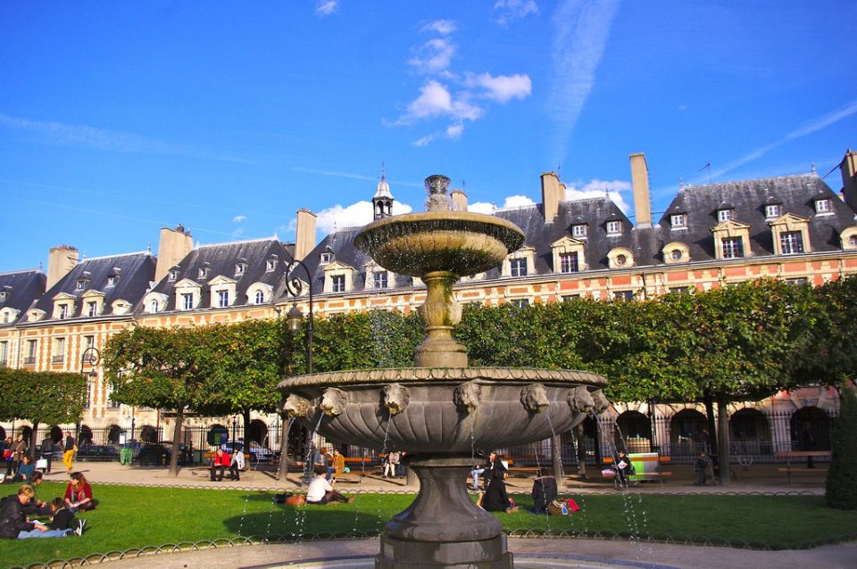 Paris Marais Quarter 2-Hour Private Walking Tour - Key highlights in plain terms