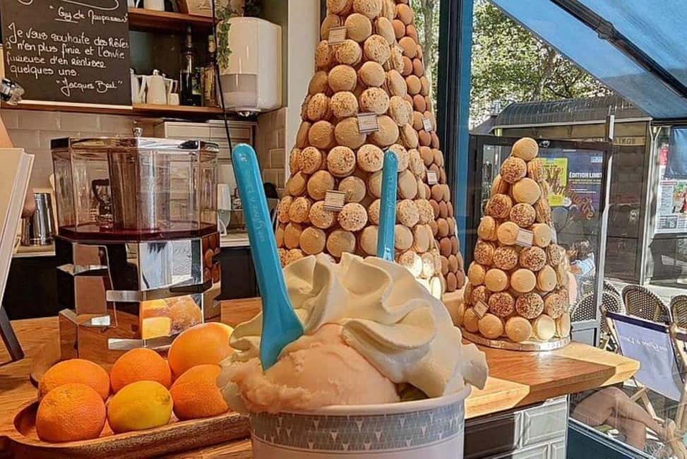 Paris: Montmartre Chocolate and Pastry Walking Tour - Montmartre on foot: a 135-minute sweet route with real viewpoints