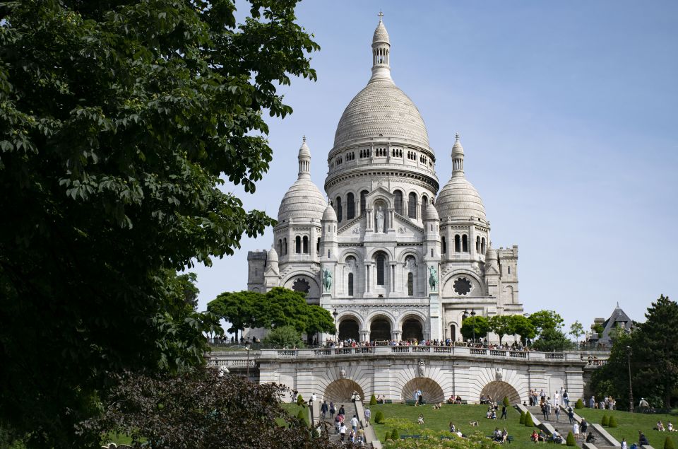 Paris Montmartre Highlights Walking Tour - Small Group - Weather, walking pace, and what to pack