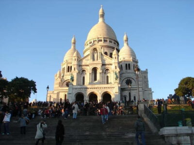 Paris: Montmartre Private Walking Tour - Rue Lepic and the walk up to Sacré-Cœur without feeling rushed