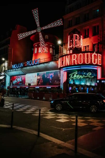 Paris: Montmartre Tour with Local Guide - Starting at Metro Blanche: The Easiest Way to Begin