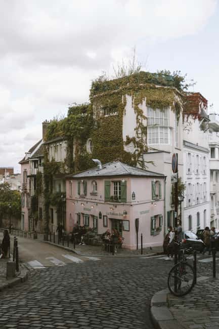 Paris: Montmartre Walking Tour with Sacré-Cœur Basilica - Montmartre in Two Hours: how the route feels and why it’s good value
