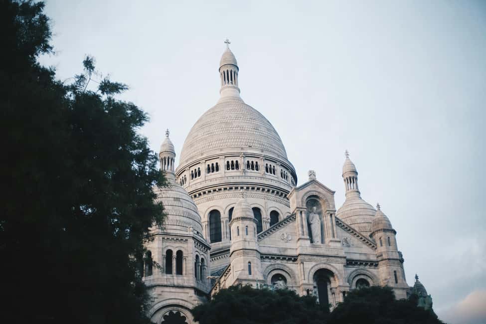 Paris: Montmartre Walking Tour with Sacré-Cœur Basilica - Le Mur des Je t’aime: a quick stop that’s pure payoff