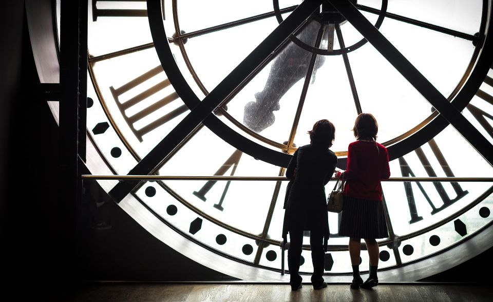 Paris: Musee d'Orsay Private Guided Tour - First steps at Orsay: the ex-railway station vibe and the big statues