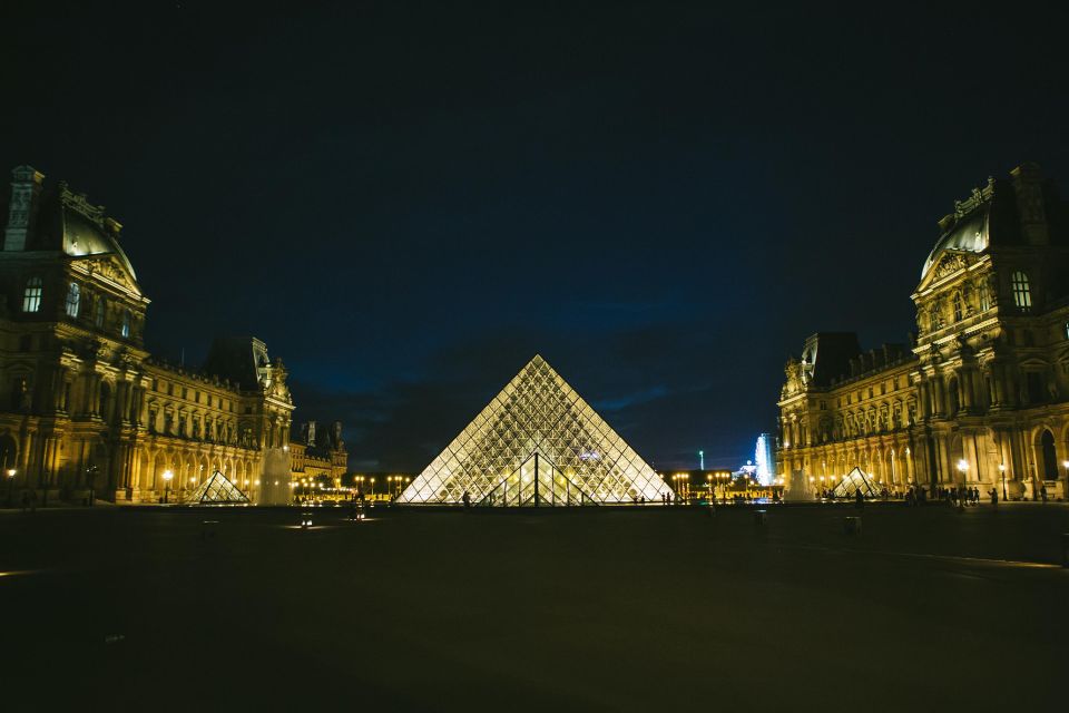 Paris Mysterious and Dark Stories Walking Tour - Small Group - Pont Neuf finale: the ending that makes central Paris feel quieter