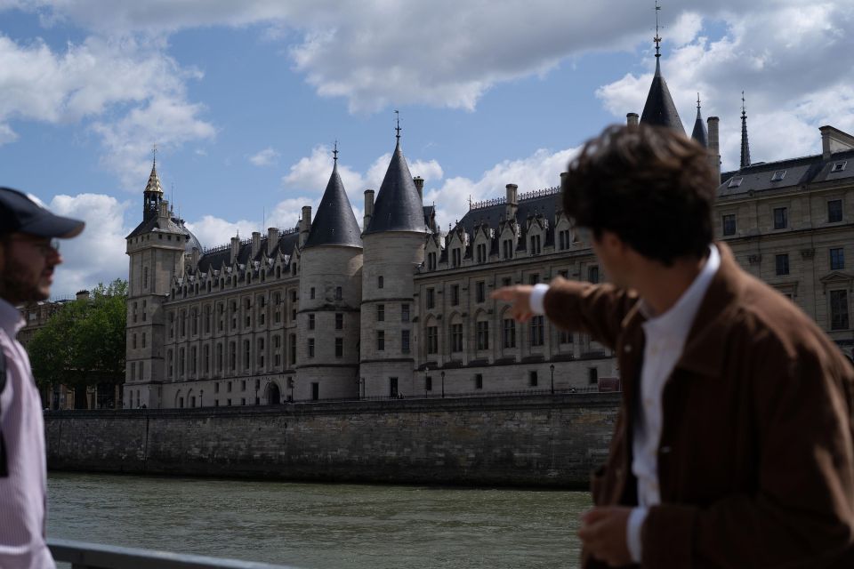Paris Mysterious and Dark Stories Walking Tour - Small Group - Meeting at The French Bastards: start with the right energy