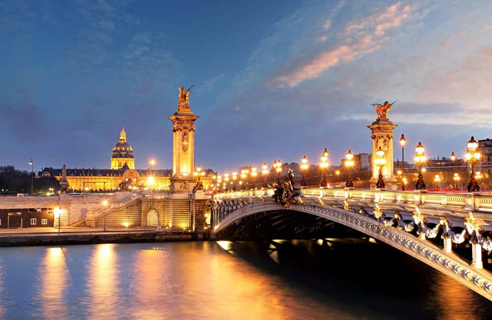 Paris: Night City Tour in a van for up to 7 people - Price and Value: What $435 for Up to 7 Really Buys