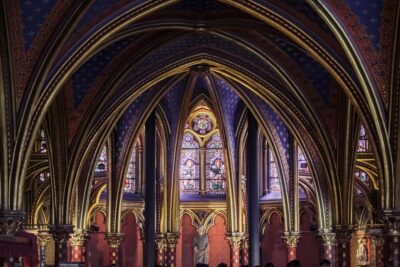 Paris: Notre Dame and Île de la Cité Walking Tour - Meeting at Charlemagne: start easy, then focus