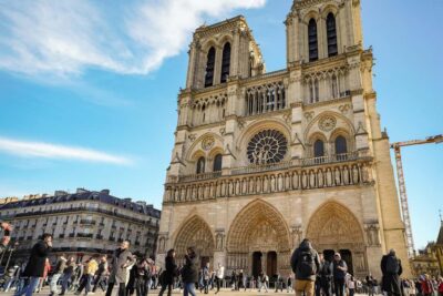 Paris: Notre Dame Cathedral Exterior Tour with Free Entry - The One-Hour Exterior Walk: What You’ll Actually See