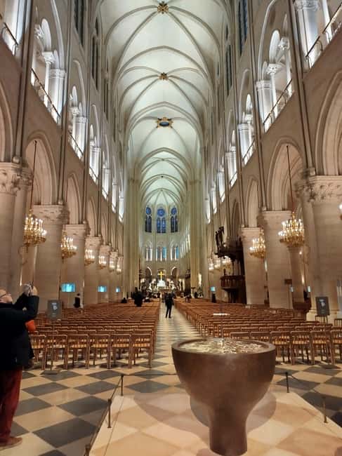 Paris: Notre Dame Cathedral Guided Tour of the Neighborhood - Meeting point at 21 Rue d’Arcole (and the no-backpack reality)