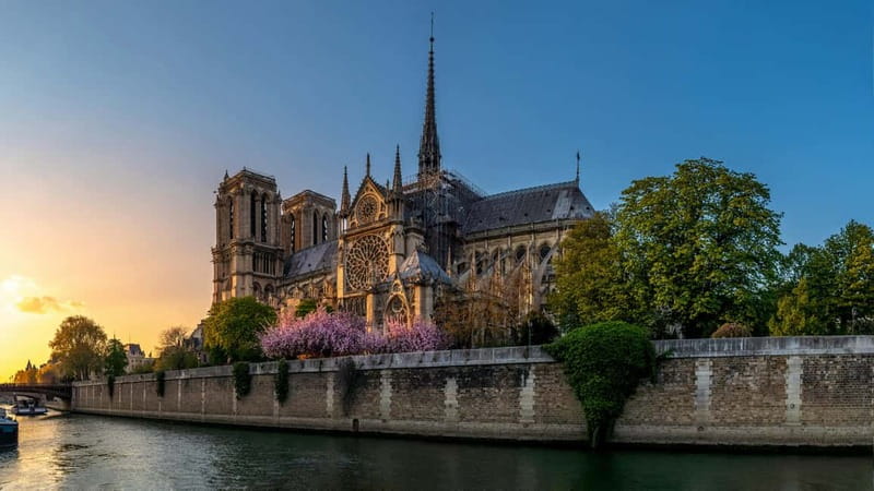 Paris: Notre Dame Exterior Guided Tour - Small Group - Stop 1 at Place Louis Lépine: setting the medieval frame