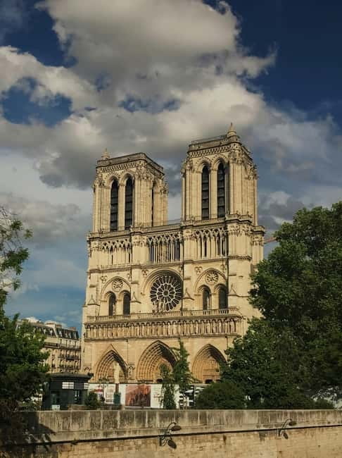 Paris: Notre Dame Exterior Guided Tour - Small Group - No entrance included: how to use this tour as a prelude