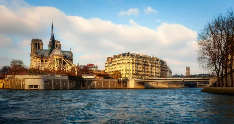 Paris: Notre Dame Exterior Guided Tour - Small Group - Price and value: what $10 buys you