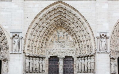Paris: Notre Dame Exterior Tour with a Small Group - “Nine centuries” isn’t a slogan: how the exterior shows long effort