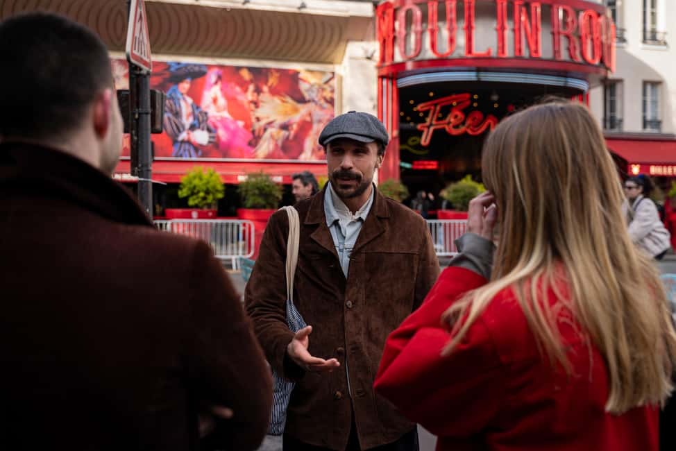 Paris : Pastries and Tragedies, The sweet tour of Montmartre - Meeting at 5 Pl. Blanche and Handling the Uphill Reality