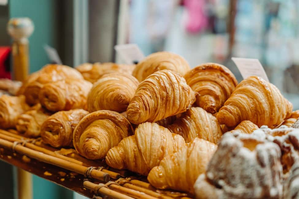 Paris: Pastry & Chocolate Walking Tour with Tastings - What Makes This Tour a Hit in Paris