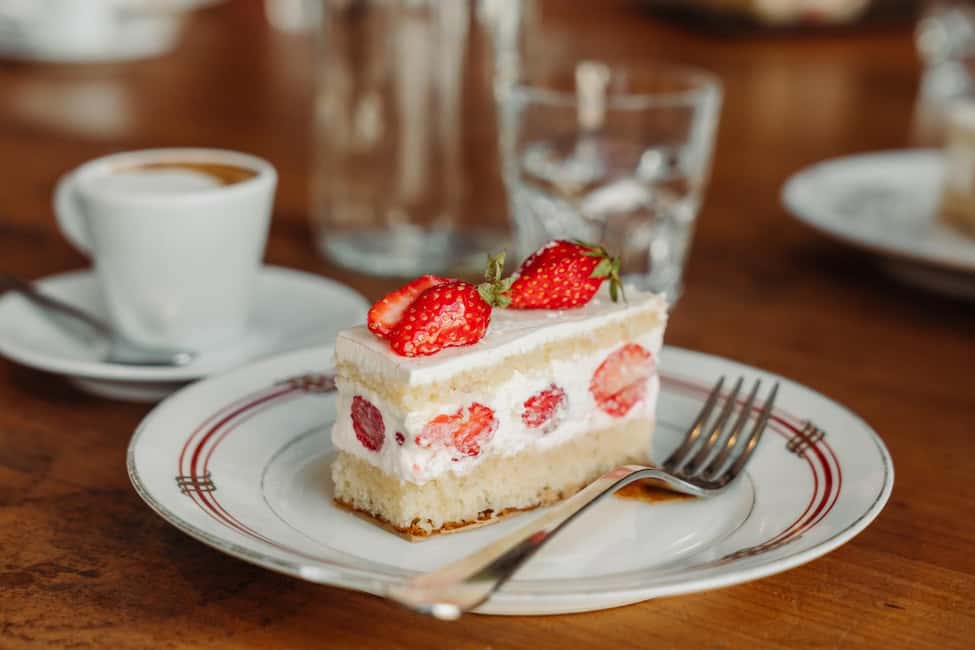 Paris: Pastry & Chocolate Walking Tour with Tastings - Café Crème and a Croissant in a Hidden Passageway