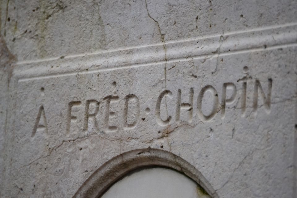 Paris: Père Lachaise Cemetery Private Tour - Starting at the North Entrance: Your Quick Way In