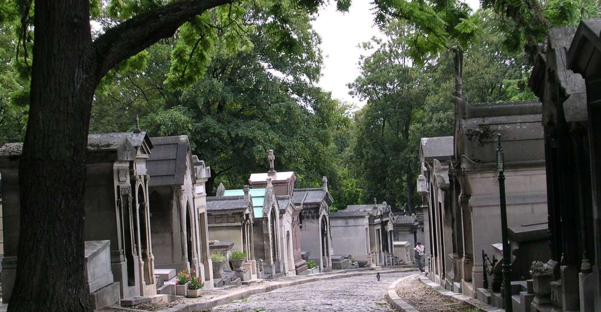 Paris: Père Lachaise Cemetery Walking Tour - Key points worth your time