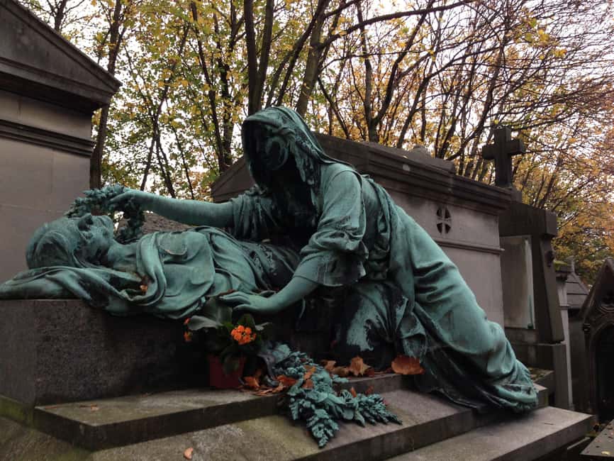 Paris: Père Lachaise Cemetery Walking Tour - Price and value: is $53 worth 2.5 hours at Père Lachaise?