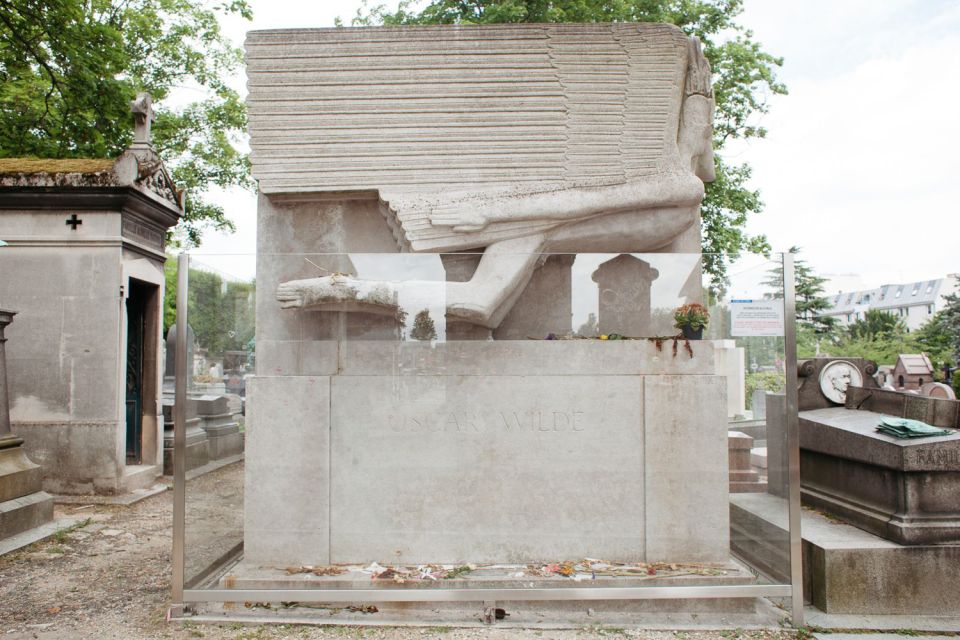 Paris: Père Lachaise Cemetery Walking Tour - Who should book this Père Lachaise tour