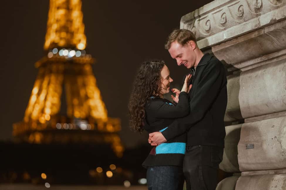 Paris photographer 1h near the Eiffel Tower or in Paris - Eiffel Tower or another Paris location: choosing the background that matches your goal