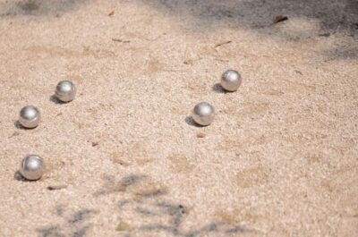 Paris: Pre-Dinner Drinks with Petanque Game (Bocce Ball) - Your 1.5-Hour Plan: How the Game Moves From Basics to Play