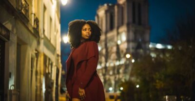 Paris: Premium Film Director Photoshoot & Natural Direction - Bir-Hakeim start, then a secret stop that mixes photos with strolling