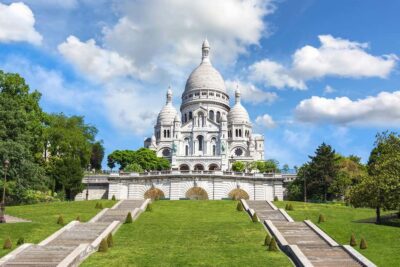 Paris: Private City Sightseeing Tour with Driver - Eiffel Tower area: the photo stop plus a real visit