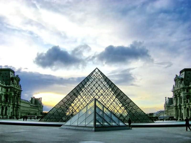 Paris: private city tour with seine river cruise - Stop-by-stop: what to look for from Louvre to the Seine