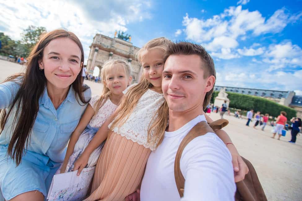 Paris: Private Family Tour, Highlights and Museum Visit - A 3-hour private day that balances charm and energy