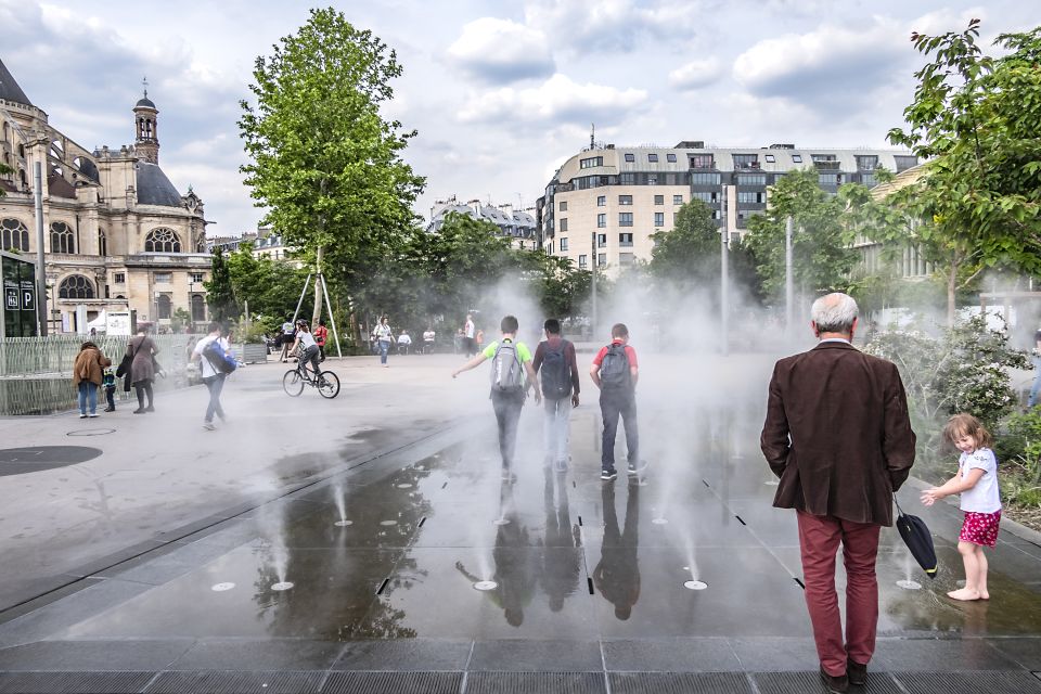 Paris: Private Family Tour, Highlights and Museum Visit - Notre Dame exterior views with real stories