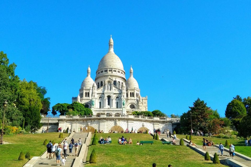 Paris: Private Food Tour in Montmartre - Where It Starts: The Easy Meeting Point at Place Blanche