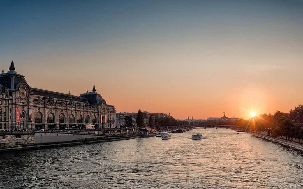 Paris: Private Full or Half-Day Sightseeing Tour with Local - Private car touring in Paris: the real advantage