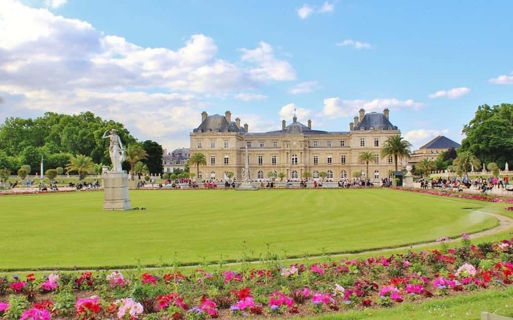 Paris: Private Full or Half-Day Sightseeing Tour with Local - Eiffel Tower moments and the classic boulevard photo path