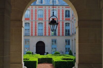 Paris: Private Guided Tour of Marais disctrict - Le Marais in 2 hours: What you’re really paying for
