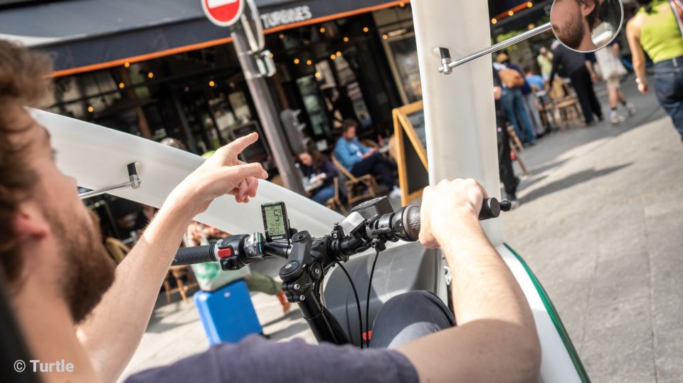 Paris : Private guided tour Rickshaw bike - Saint-Germain - Photo breaks and the 180° view: how you’ll actually enjoy the sights