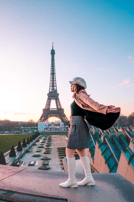 Paris: Private Photoshoot near any chosen Landmark - Eiffel Tower vs. Arc de Triomphe vs. Notre-Dame Area Views