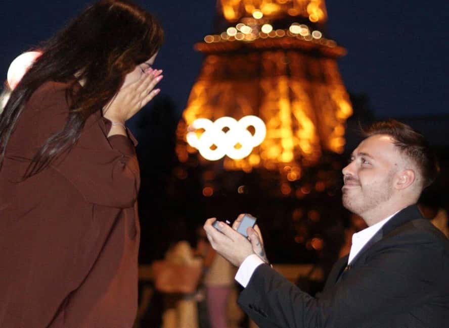 Paris: Private photoshoot with a Professional - Two Eiffel Tower photo stops: why you’ll love the variety