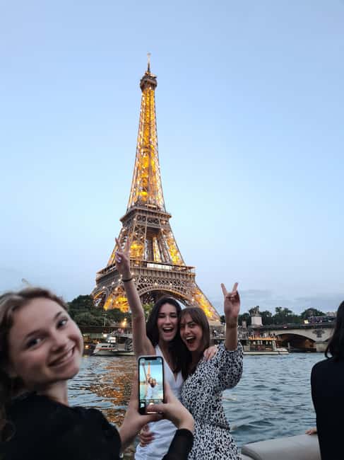 Paris: Private pontoon boat cruise on the Seine - Key points worth knowing