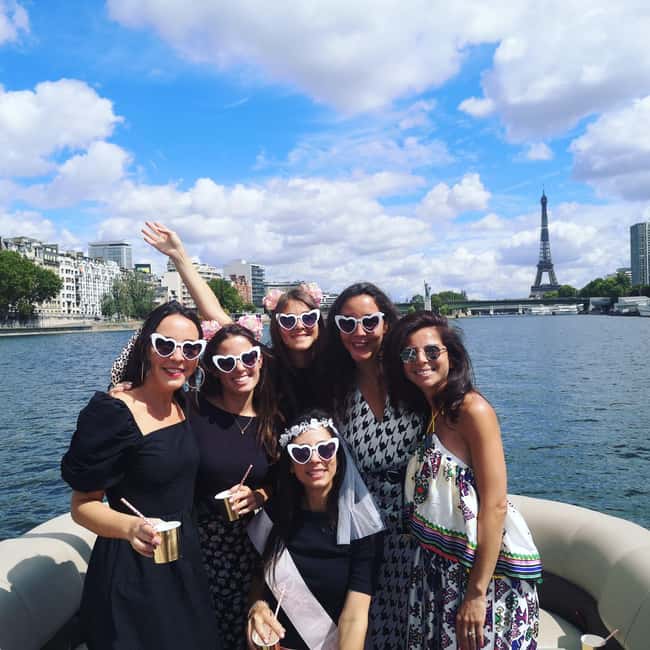 Paris: Private pontoon boat cruise on the Seine - Musée d’Orsay vibes and the river’s “gallery effect”